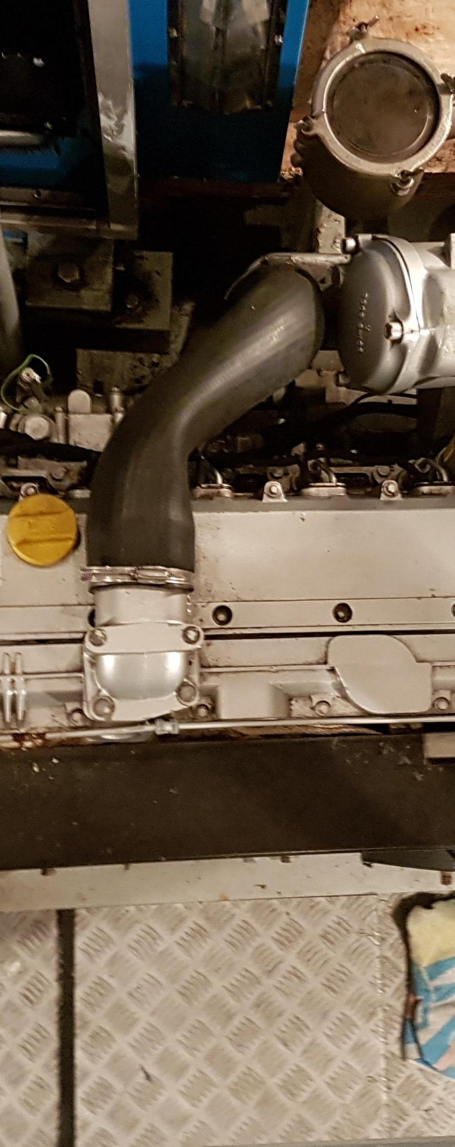Altena Look 2000 - motorruim met dieselmotor, inclusief diverse leidingen