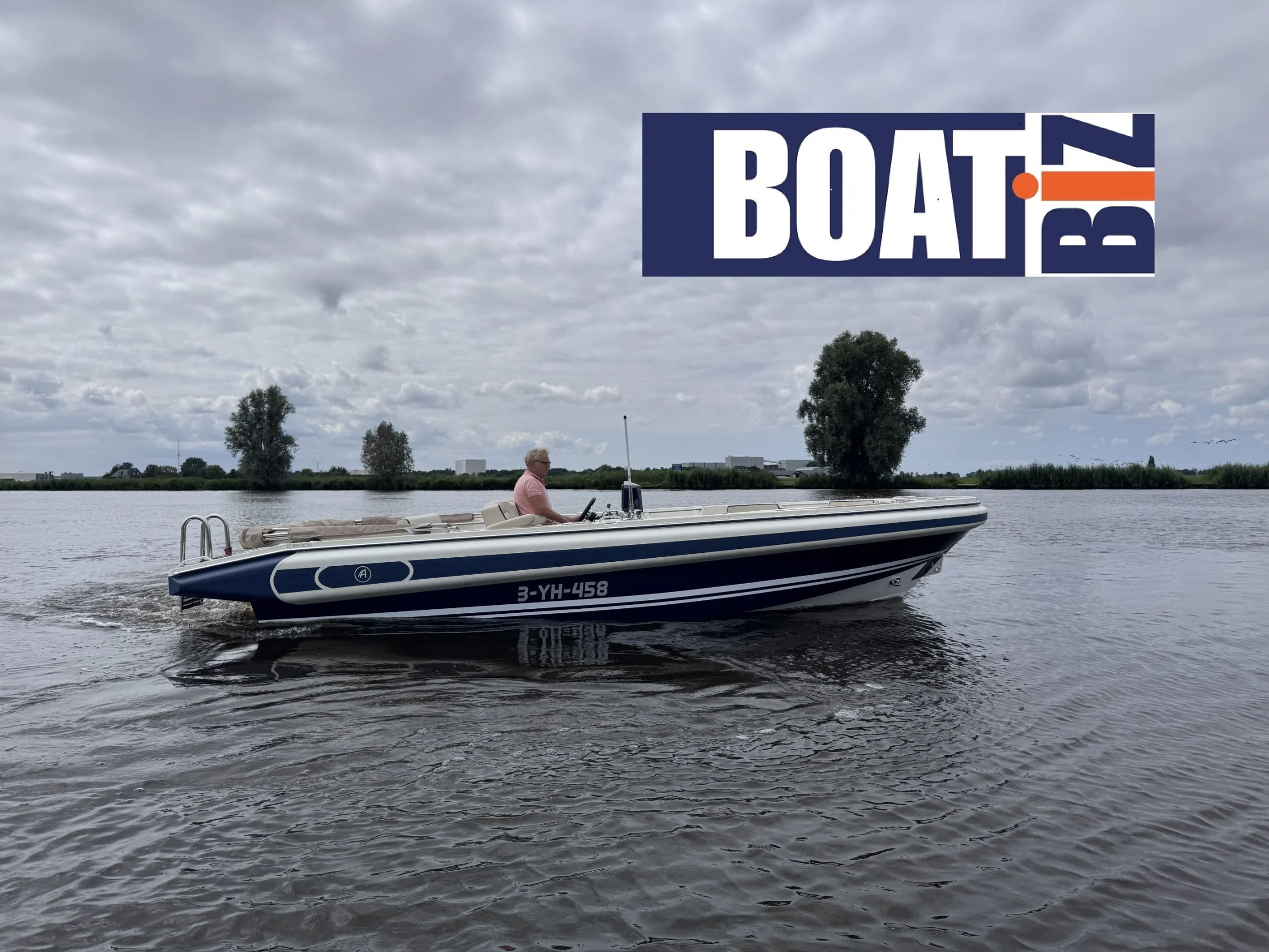 Novurania Chase 23