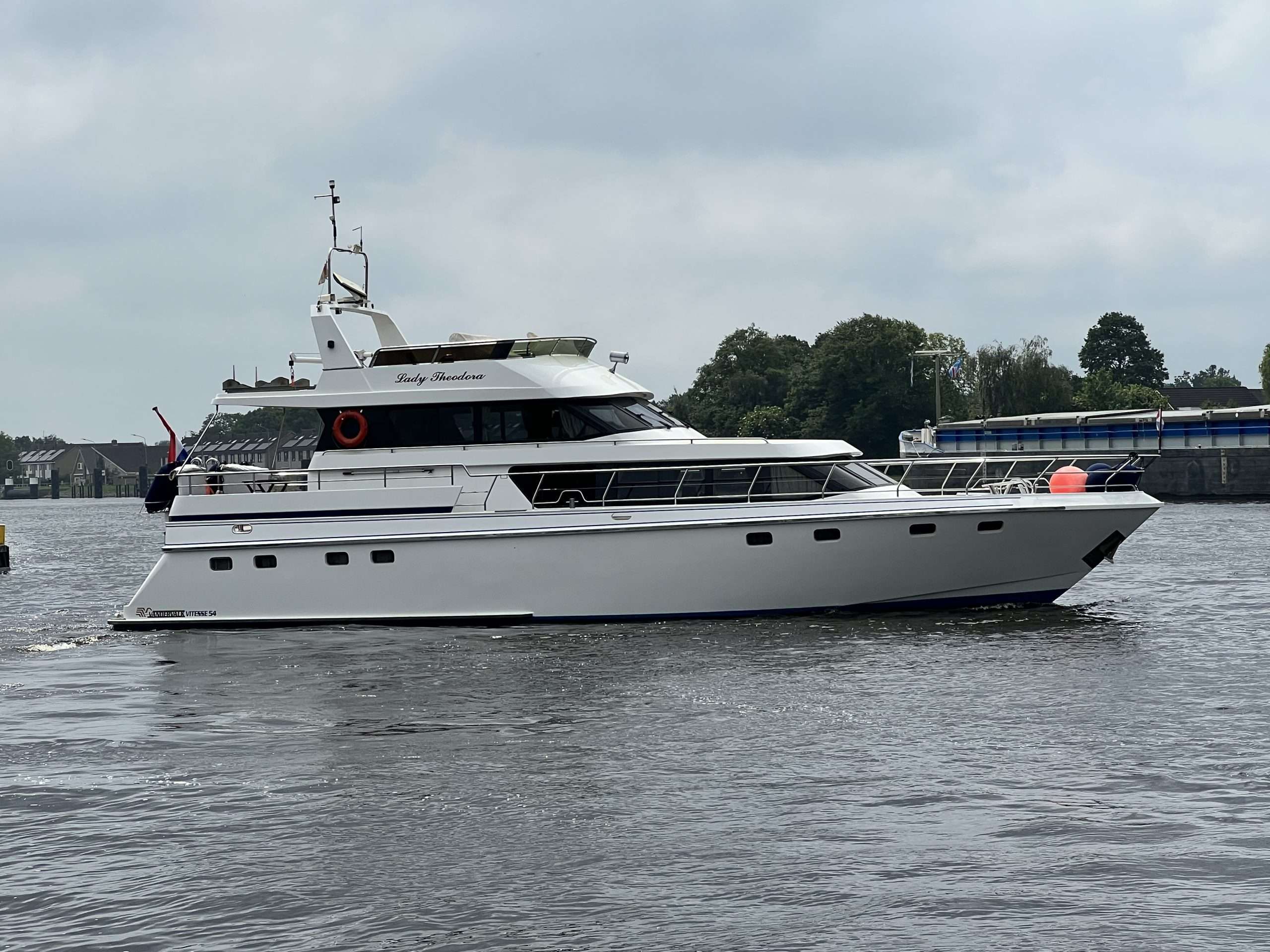 Valk Vitesse 54